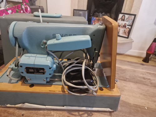 Singer vintage sewing machine - singer,