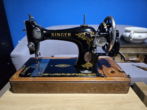 Vintage singer sewing machine - singer,
