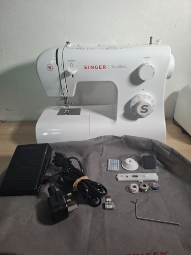 Singer tradition 2282 sewing - singer,