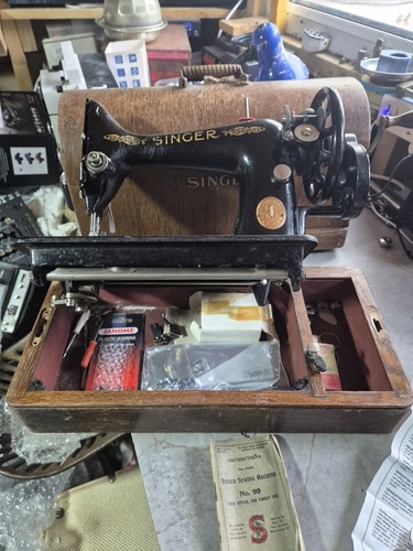 Singer vintage 99k hand crank - singer,