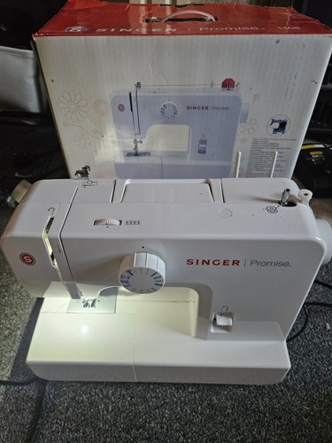 Singer sewing machine - singer,
