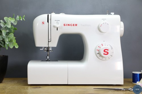 Display singer tradition - singer,