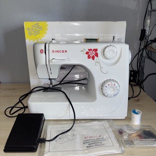Singer 8280 sewing machine - 8280,