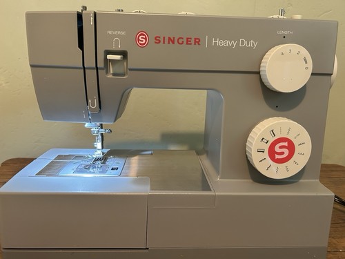 Singer 4411 sewing machine - 4411,